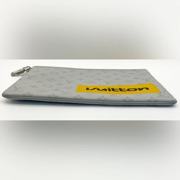 Louis Vuitton White Monogram Antarctica Zip Pouch O-Case Clutch - Picture 6 of 9